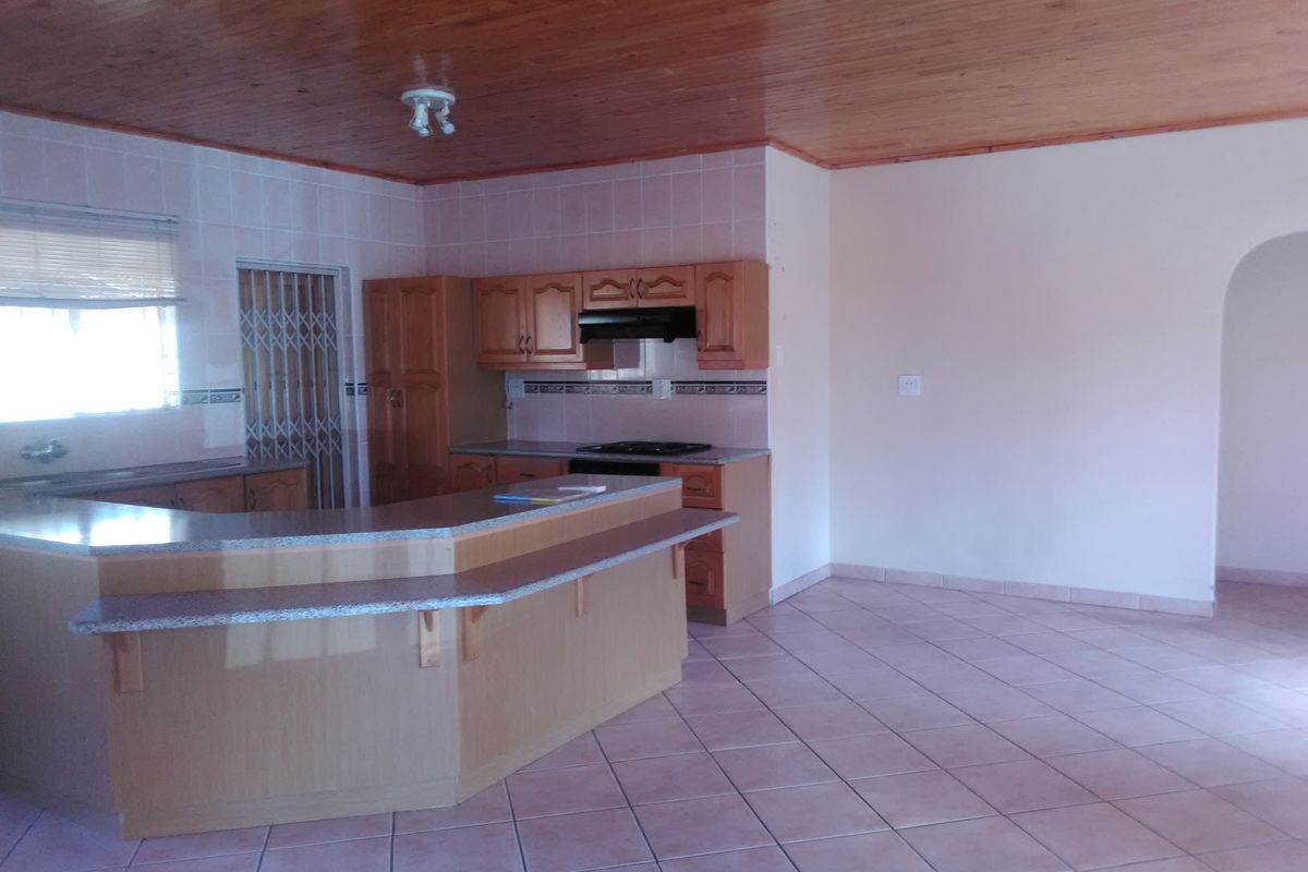 Stylish & Secure 3-Bedroom Townhouse To Rent in Aviary Hill - Photo 3