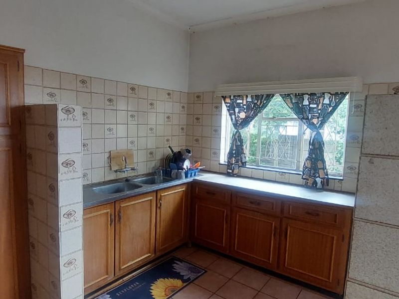 Stunning 4-Bedroom Home for Sale in the Heart of Hutten Heights! - Photo 9