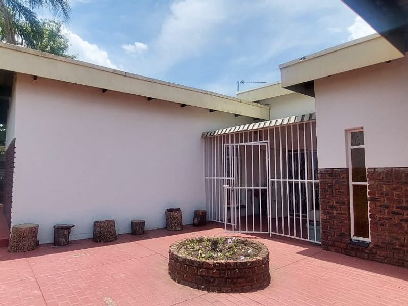 Stunning 4-Bedroom Home for Sale in the Heart of Hutten Heights! - Photo 3