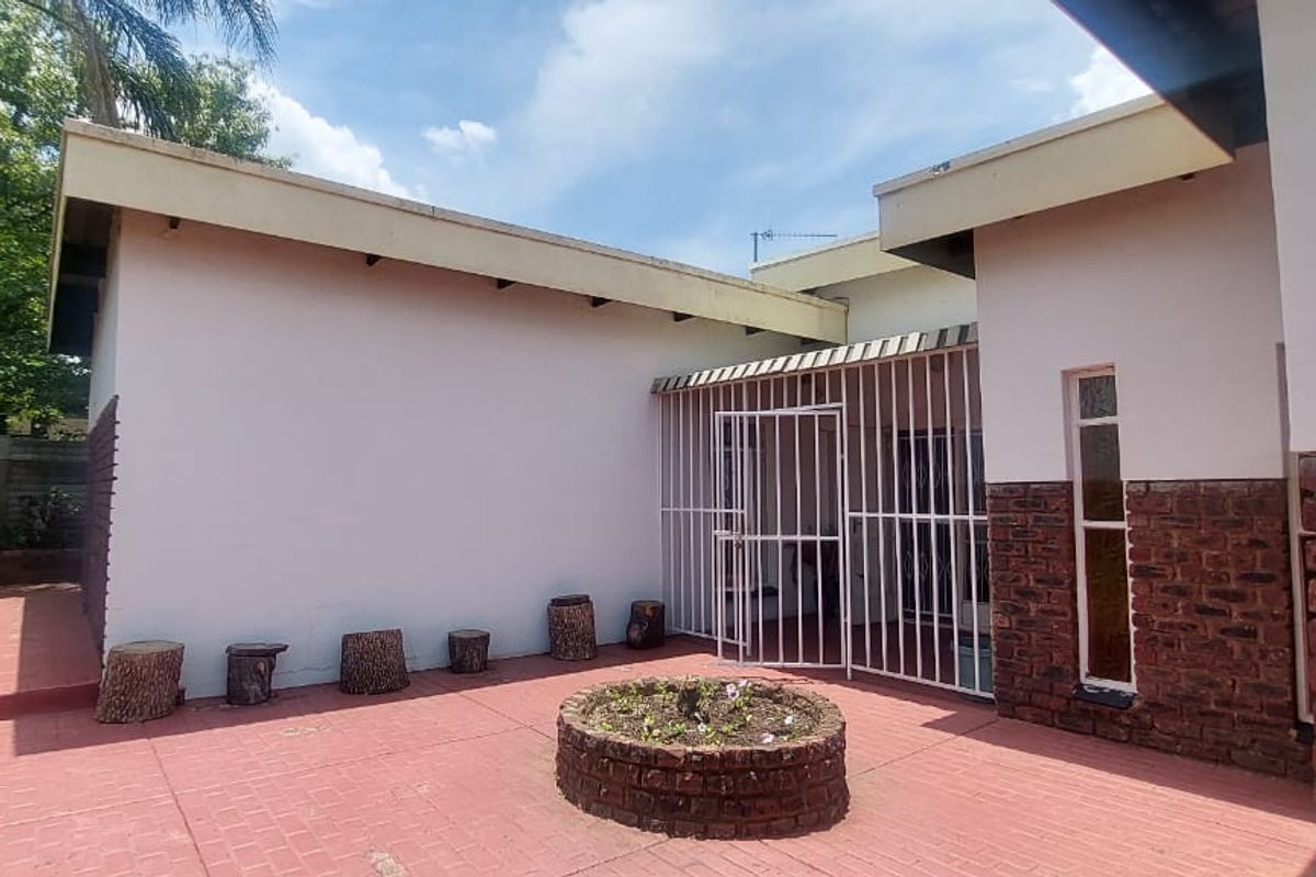 Stunning 4-Bedroom Home for Sale in the Heart of Hutten Heights! - Photo 3