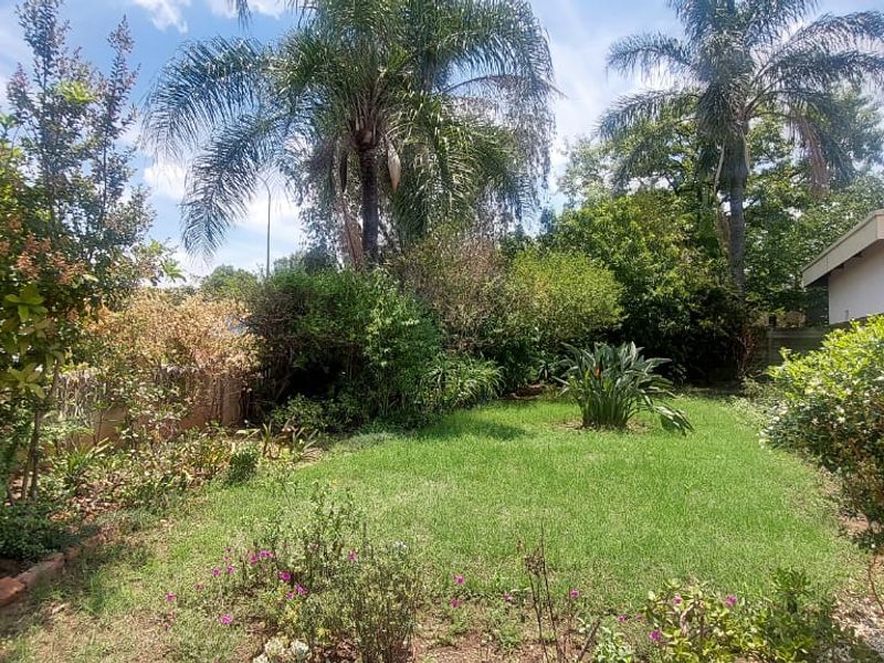 Stunning 4-Bedroom Home for Sale in the Heart of Hutten Heights! - Photo 7