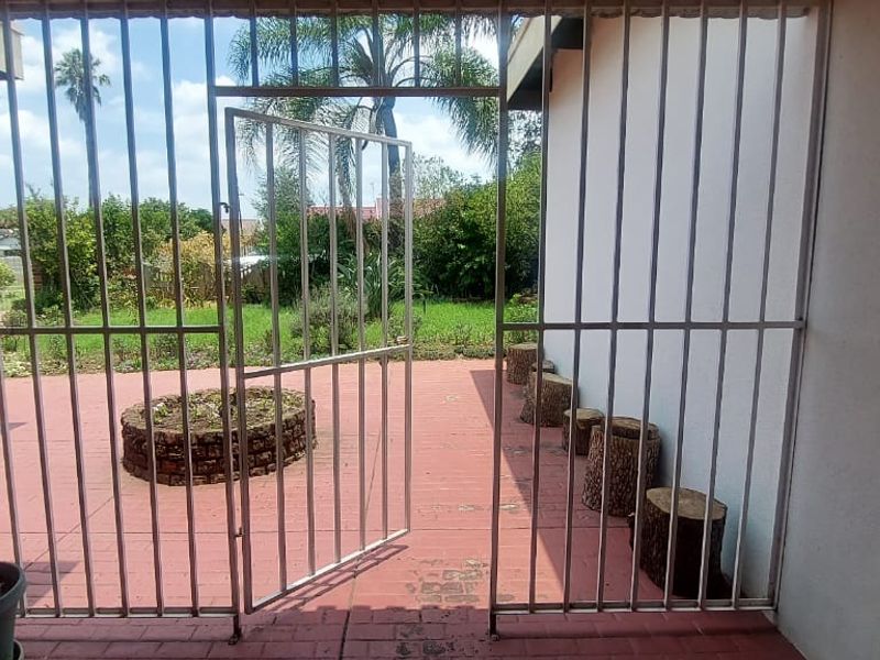 Stunning 4-Bedroom Home for Sale in the Heart of Hutten Heights! - Photo 4