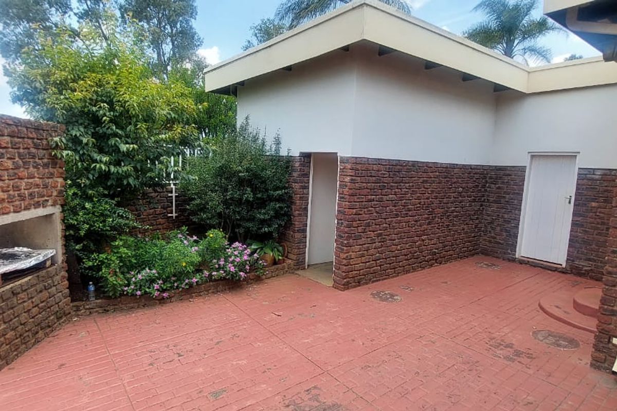 Stunning 4-Bedroom Home for Sale in the Heart of Hutten Heights! - Photo 2