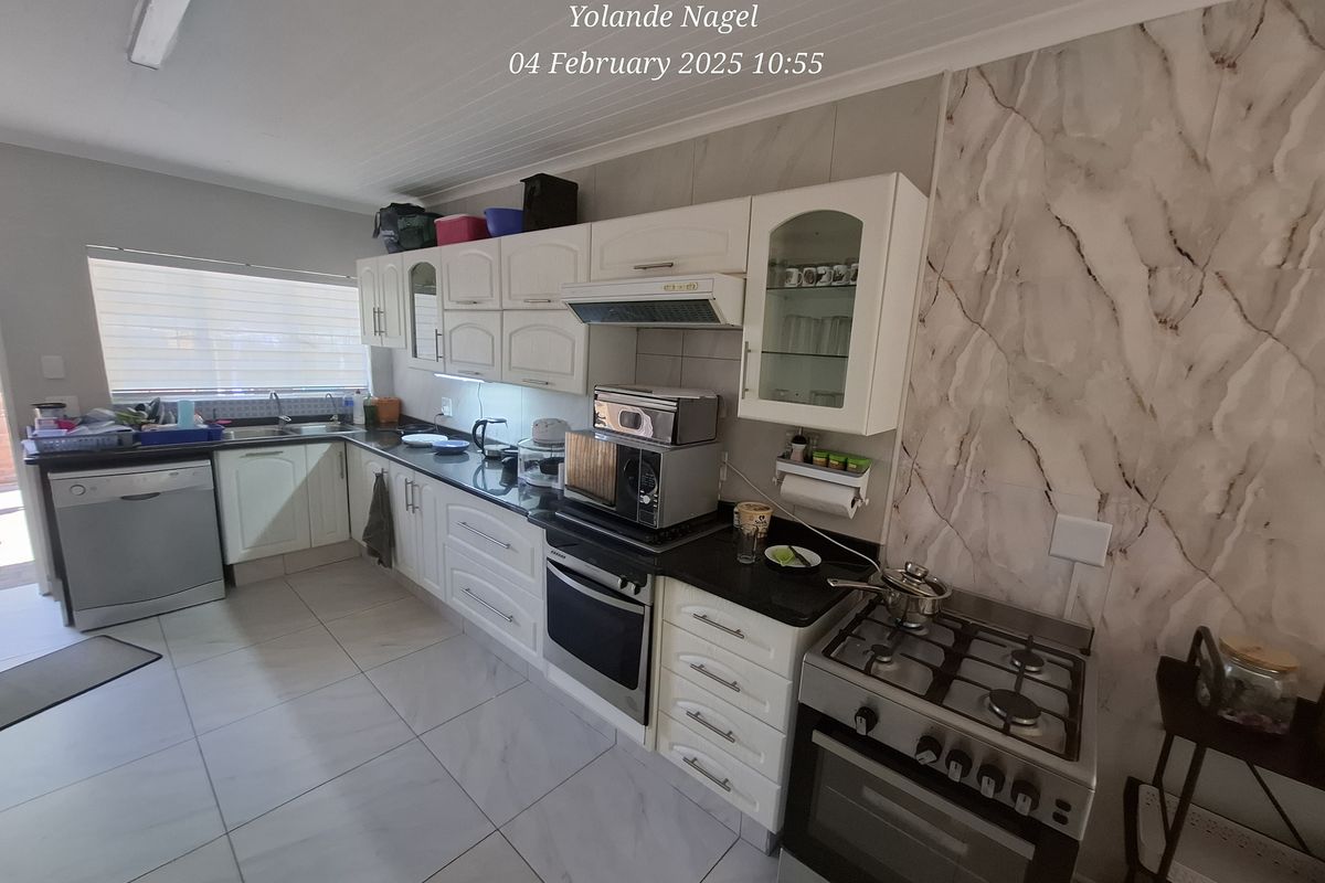 🏡 For Sale: Beautiful 3-Bedroom Townhouse in Hutten Heights 🌿 - Photo 3