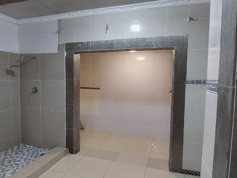 Magnificent Modern Home in Central Newcastle - Photo 9