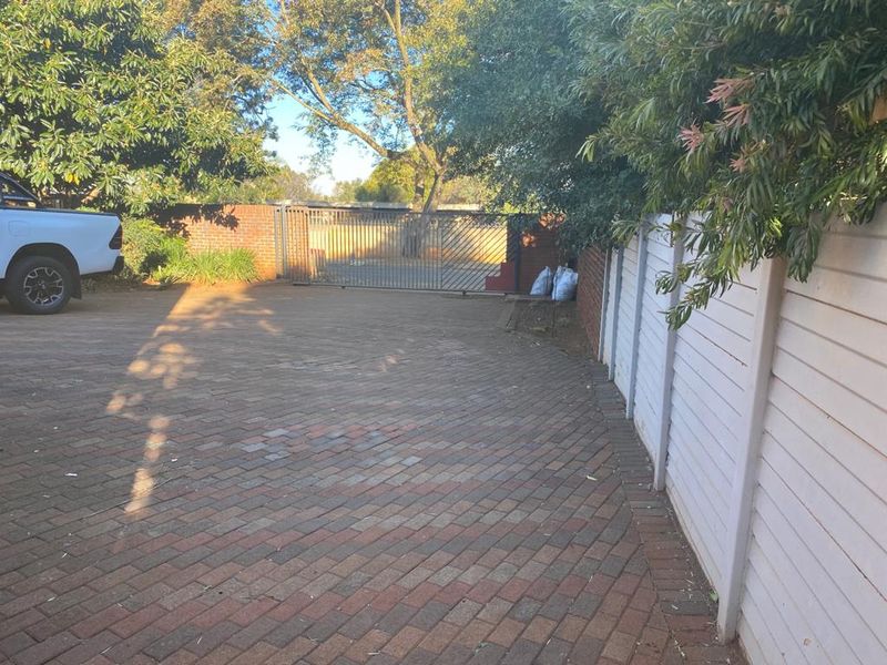 IDEAL INVESTMENT OPPORTUNITY :  an extraordinary property - Photo 4