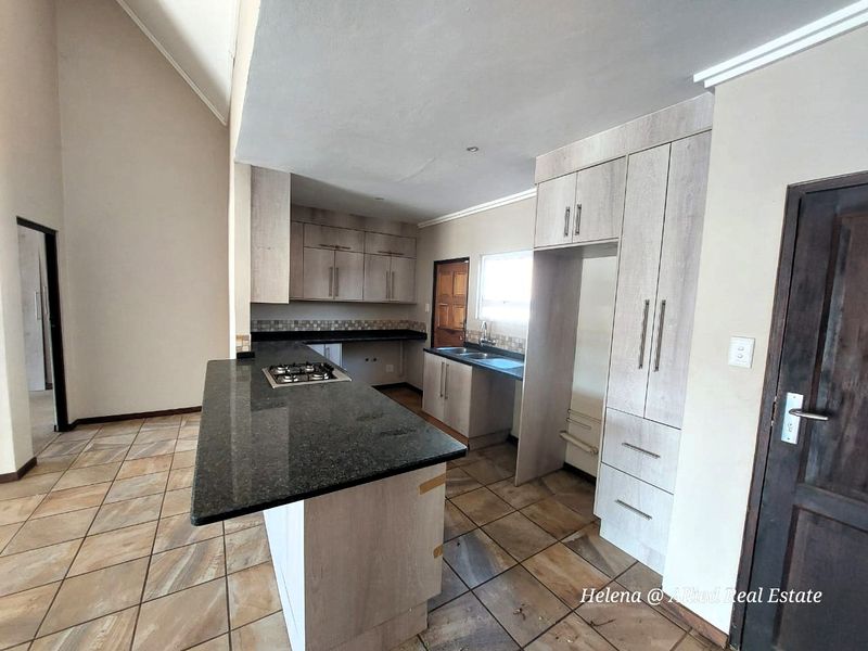 Stunning 3-Bedroom Home in Vulintaba Country Estate with Breathtaking Views - Photo 5