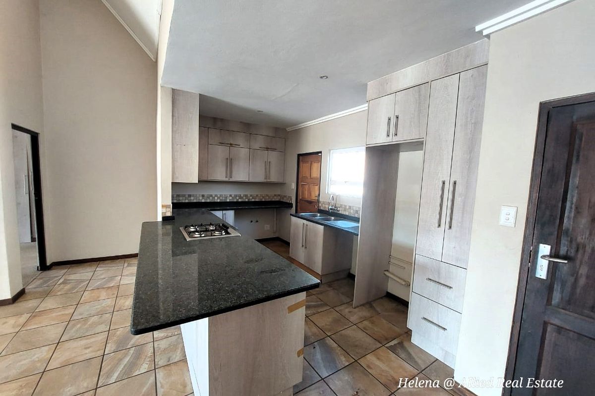 Stunning 3-Bedroom Home in Vulintaba Country Estate with Breathtaking Views - Photo 5