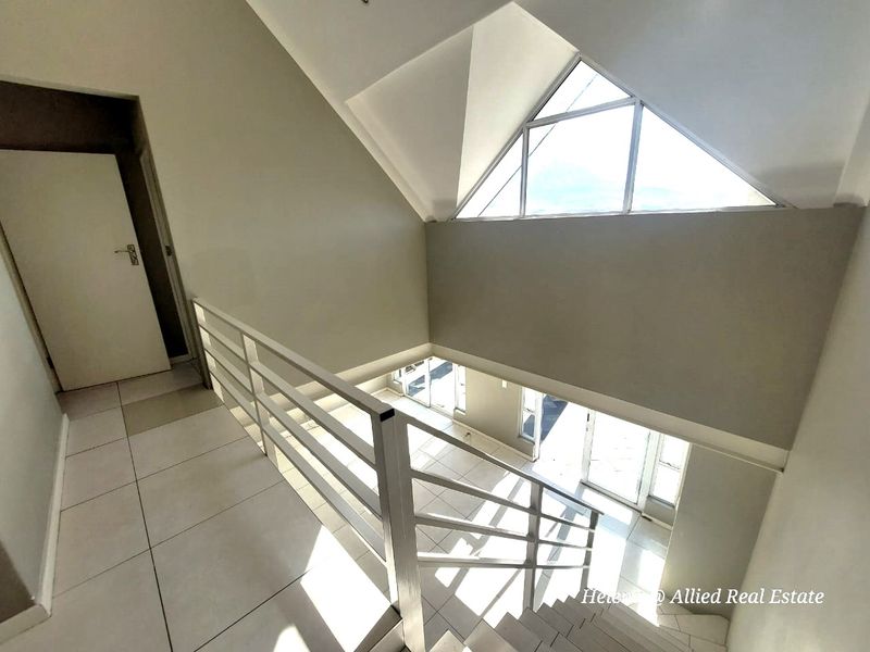 Luxurious 3-Bedroom Home with Indoor Braai in Vulintaba Country Estate - Photo 10