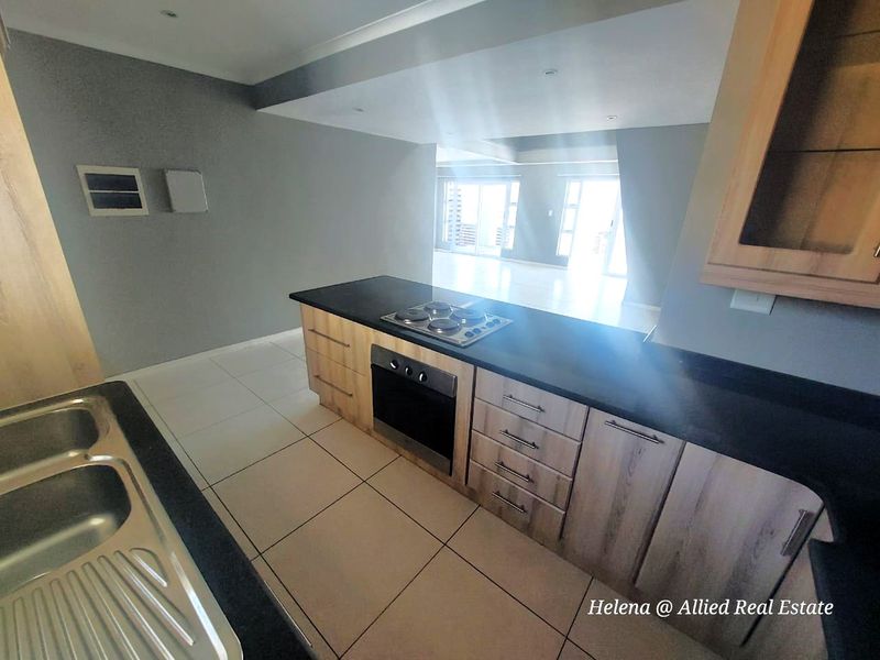 Luxurious 3-Bedroom Home with Indoor Braai in Vulintaba Country Estate - Photo 7
