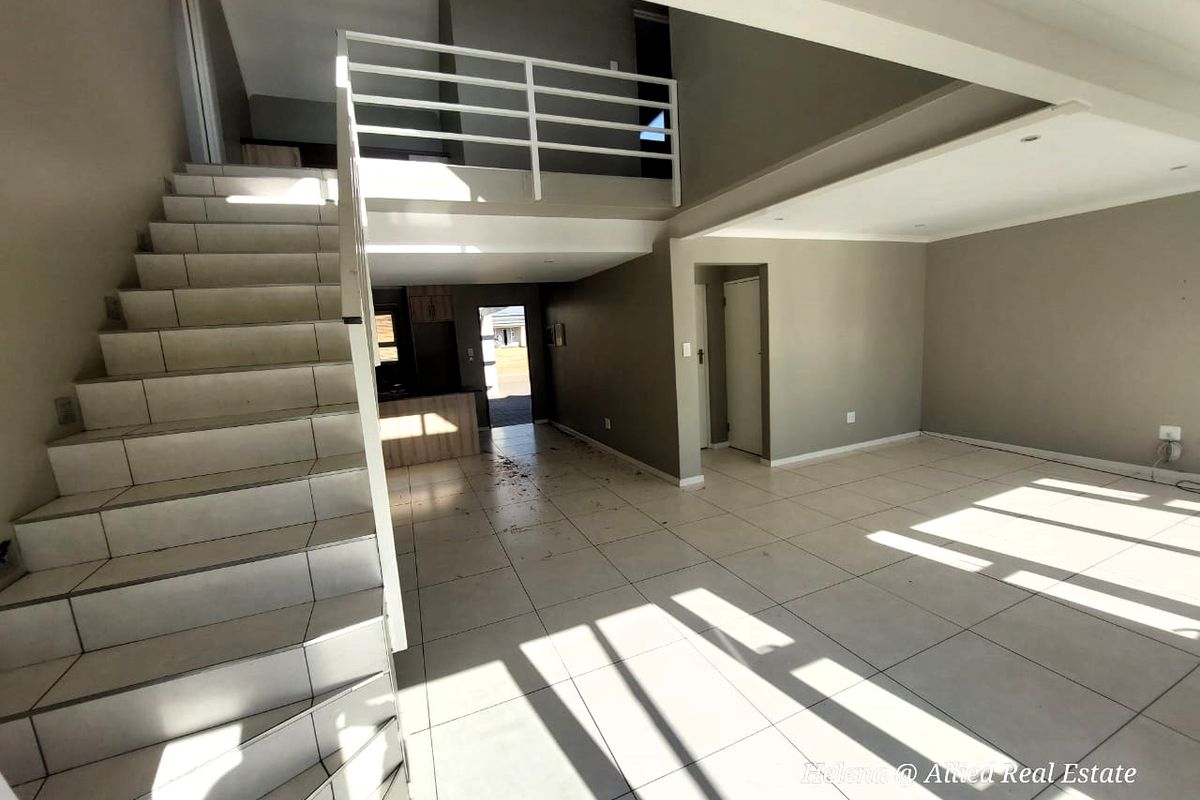 Luxurious 3-Bedroom Home with Indoor Braai in Vulintaba Country Estate - Photo 3