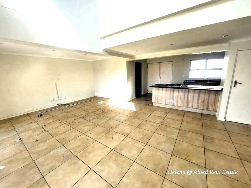 Luxurious 3-Bedroom, 3-En Suite Home with Open-Plan Living in Vulintaba Country Estate - Photo 6