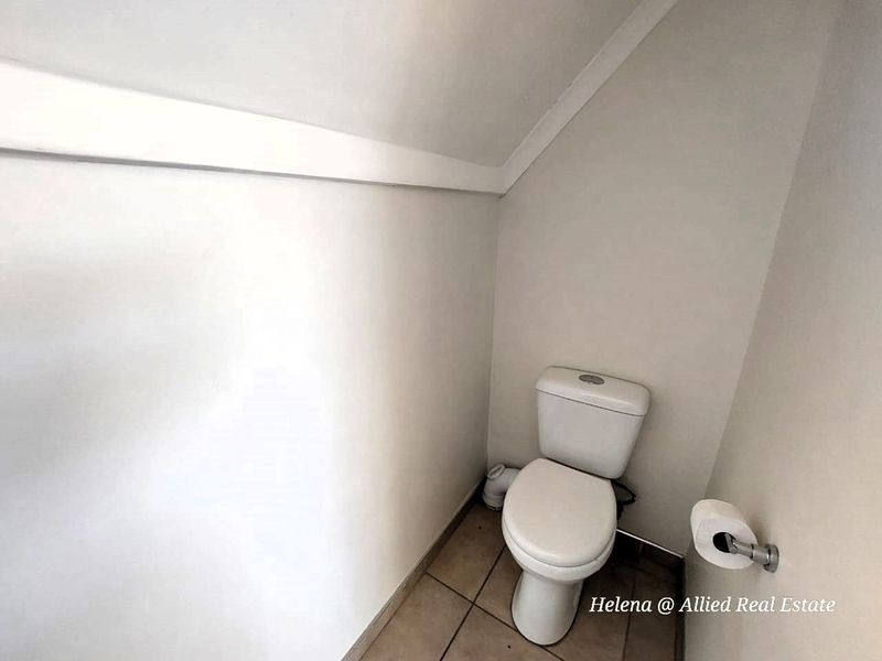 Luxurious 3-Bedroom, 3-En Suite Home with Open-Plan Living in Vulintaba Country Estate - Photo 8