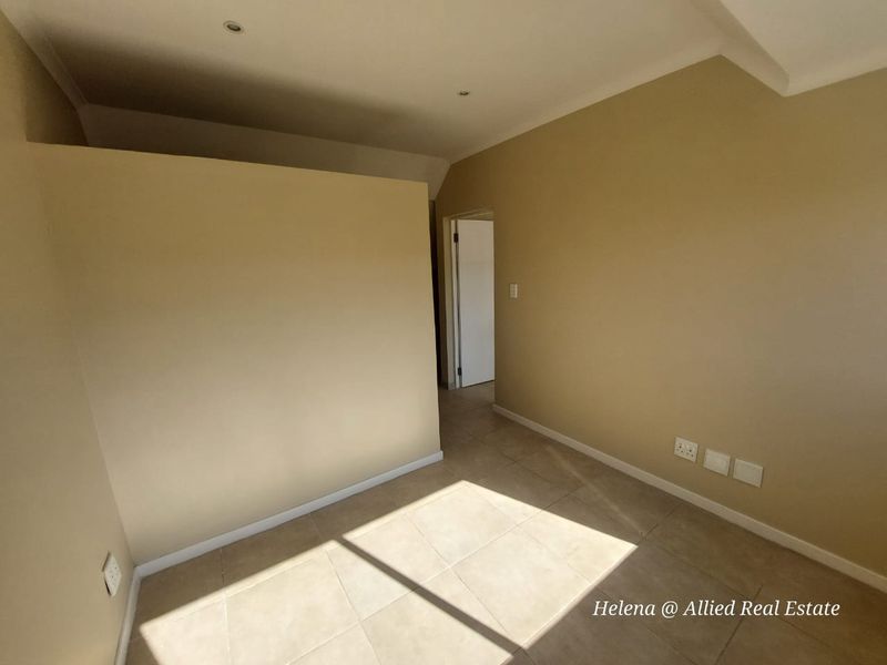 Gated Estate For Sale In Newcastle - Photo 8