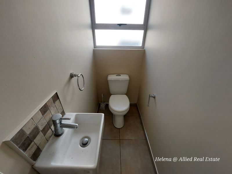 Gated Estate For Sale In Newcastle - Photo 7