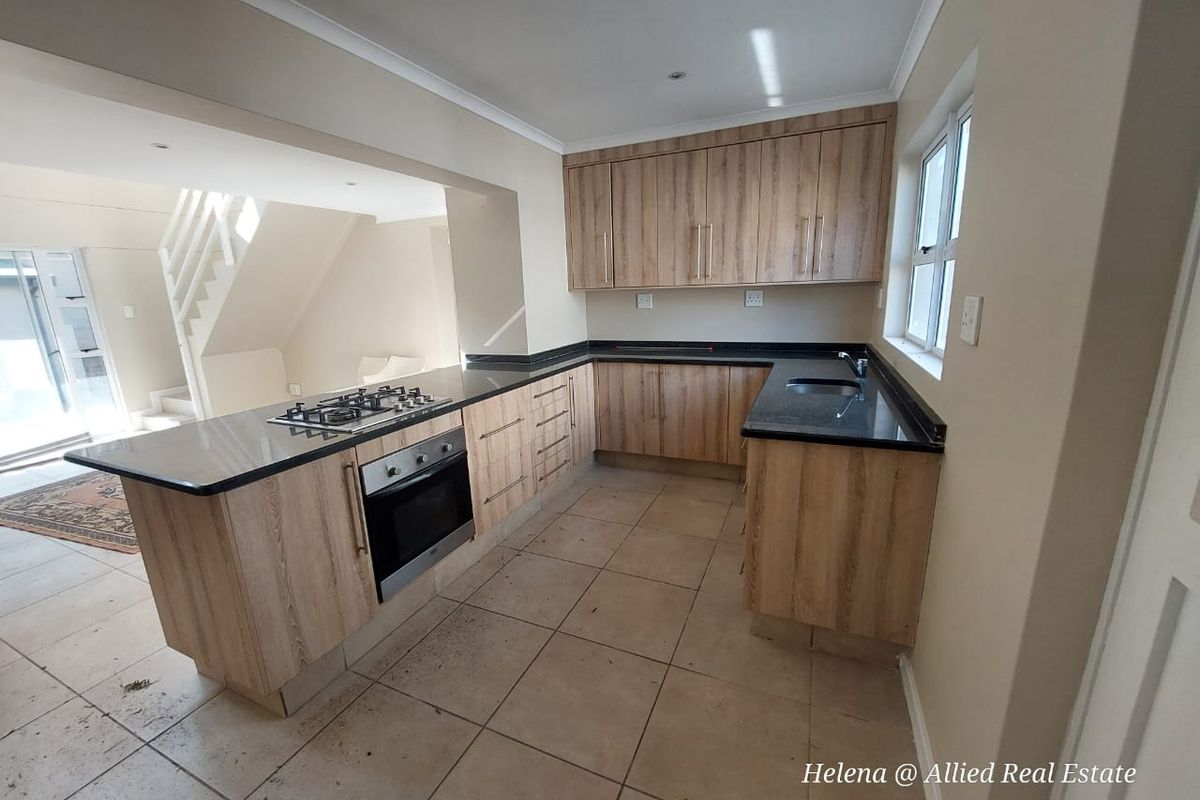 Gated Estate For Sale In Newcastle - Photo 2