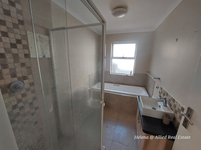 Gated Estate For Sale In Newcastle - Photo 7