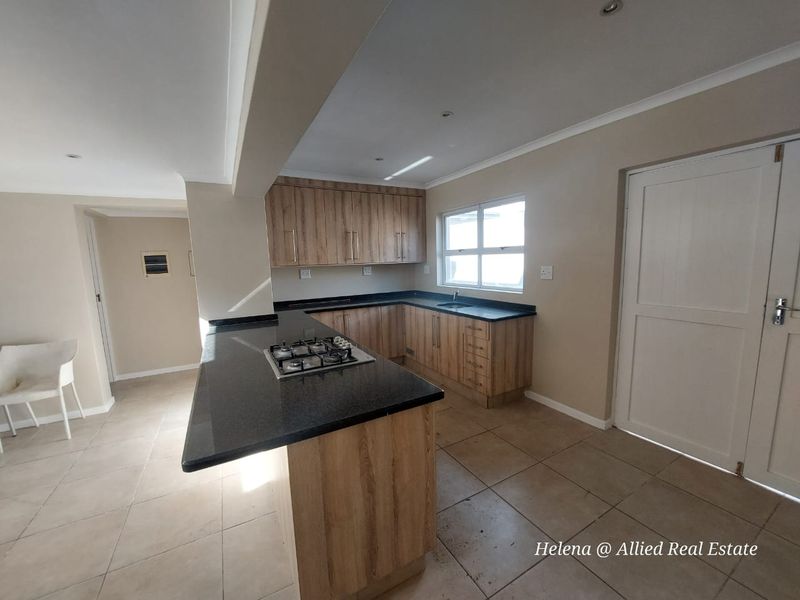 Gated Estate For Sale In Newcastle - Photo 6