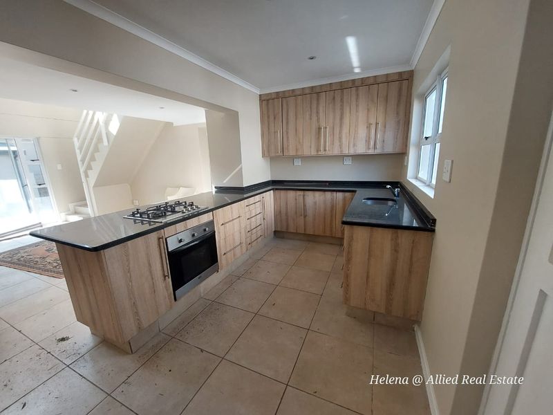 Gated Estate For Sale In Newcastle - Photo 4