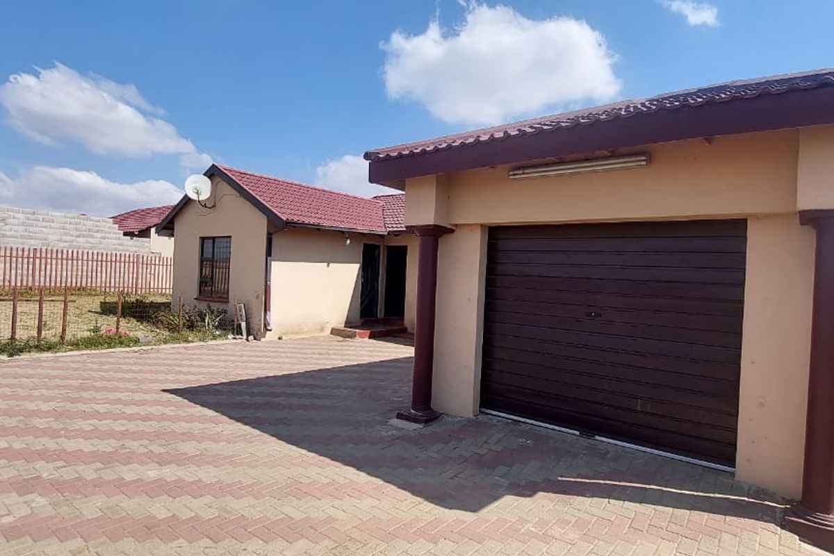 Stunning 3-bedroom house in Osizweni - Photo 2