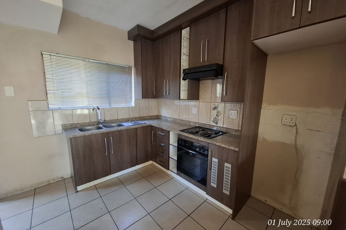 3 Bedroom Unit to rent in Mont Pelaan - Photo 5