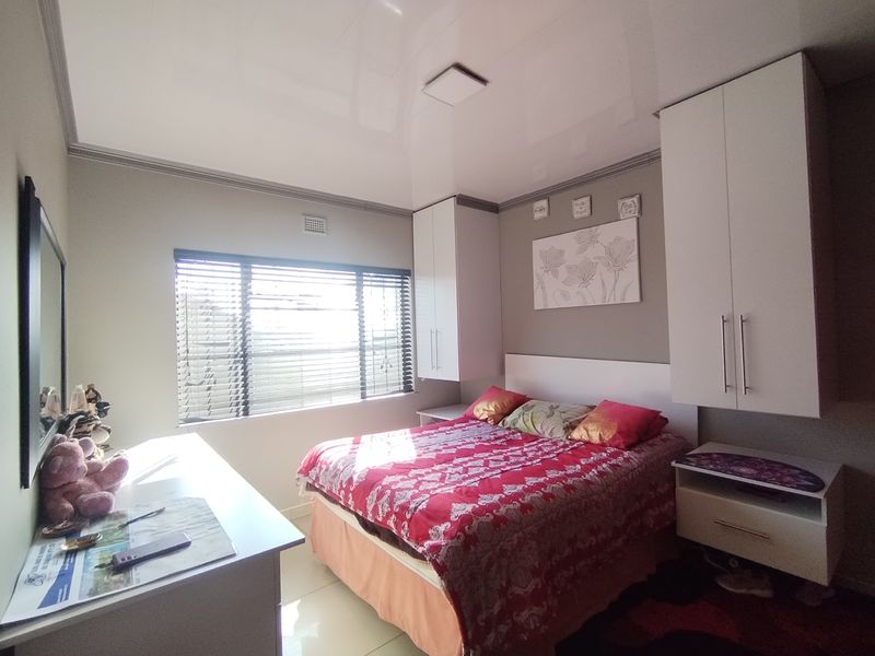 Your 3 Bedroom Dream Home Awaits in Tranquility! - Photo 8