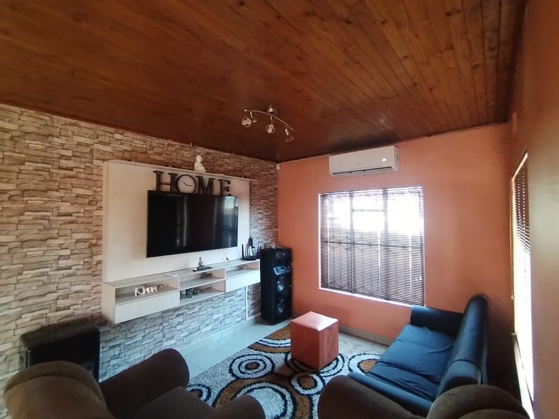 Your 3 Bedroom Dream Home Awaits in Tranquility! - Photo 5