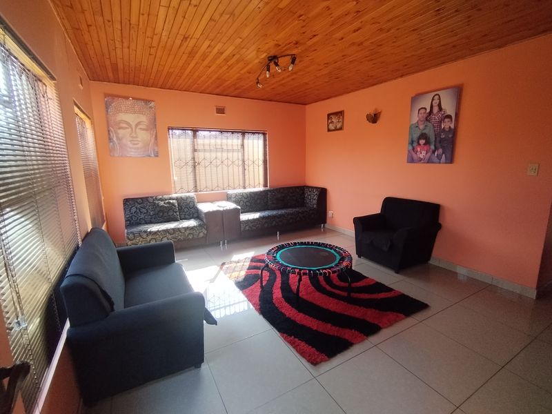 Your 3 Bedroom Dream Home Awaits in Tranquility! - Photo 3