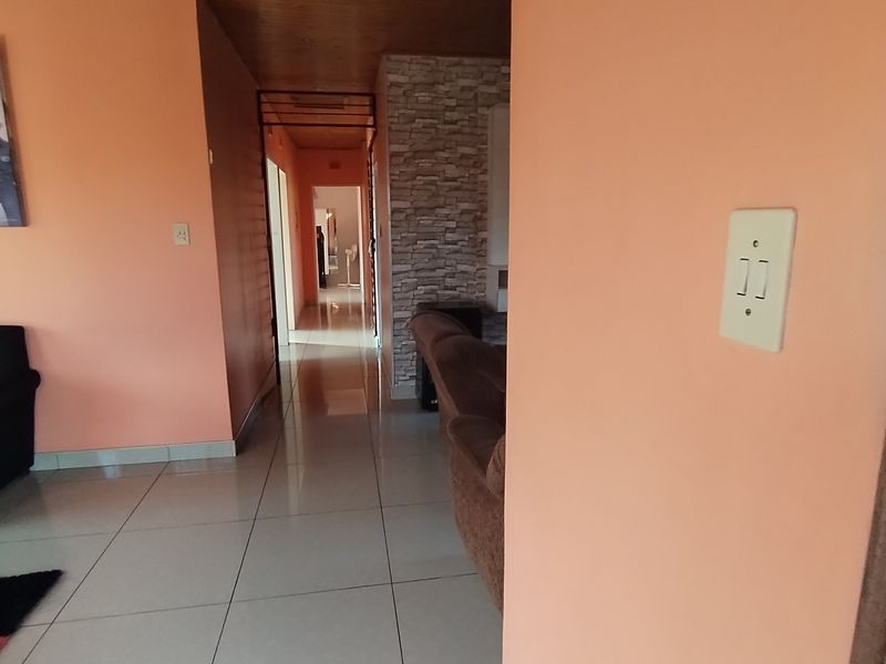 Your 3 Bedroom Dream Home Awaits in Tranquility! - Photo 4