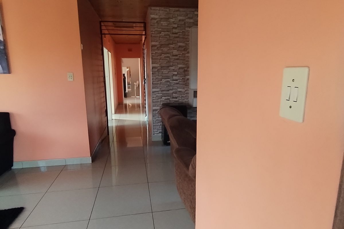 Your 3 Bedroom Dream Home Awaits in Tranquility! - Photo 4