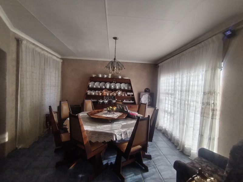 Home Sweet WOW! Cozy 3-Bedroom Gem in a Peaceful Paradise - Photo 10