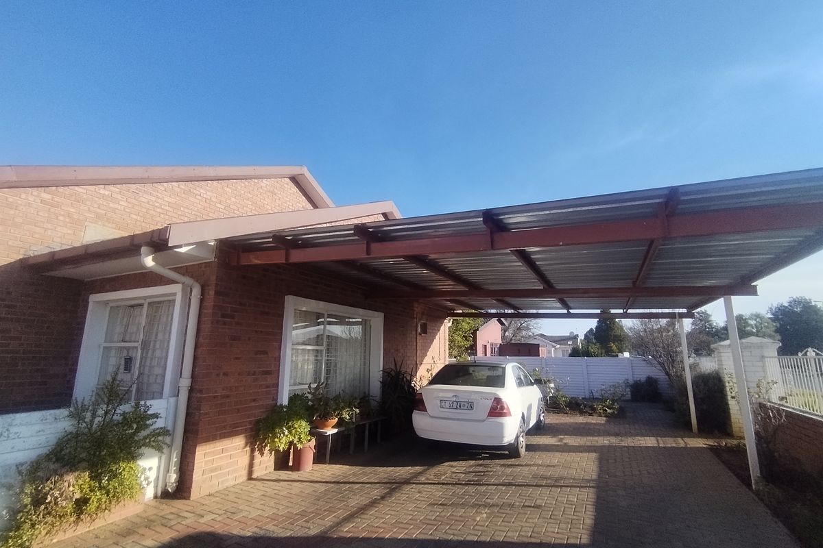 Home Sweet WOW! Cozy 3-Bedroom Gem in a Peaceful Paradise - Photo 2