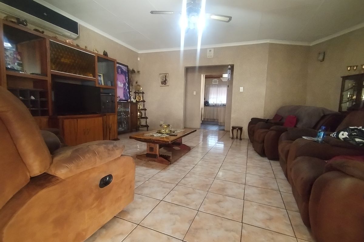 Home Sweet WOW! Cozy 3-Bedroom Gem in a Peaceful Paradise - Photo 5