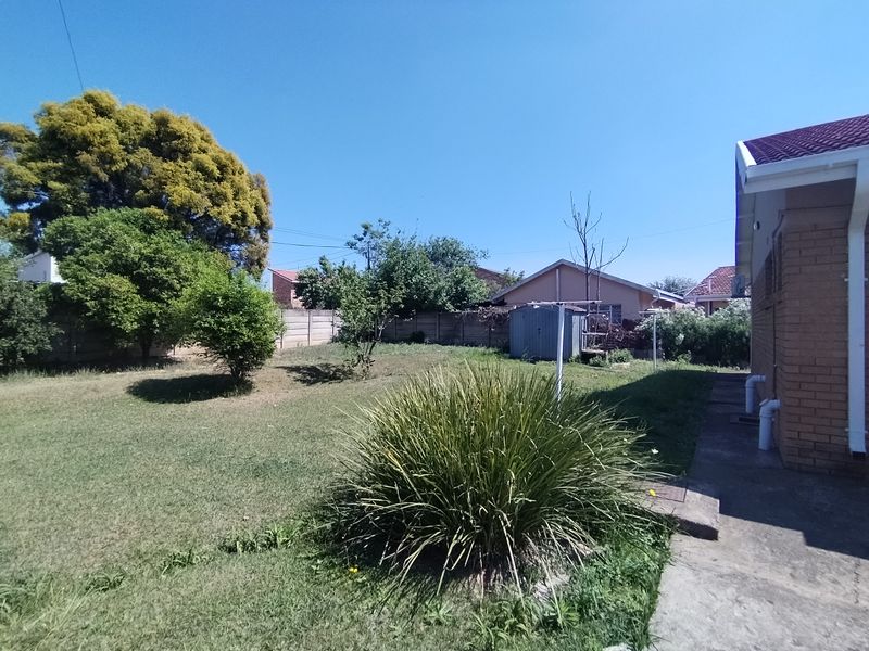 Your 3 Bedroom Dream Home Awaits in Tranquility! - Photo 3