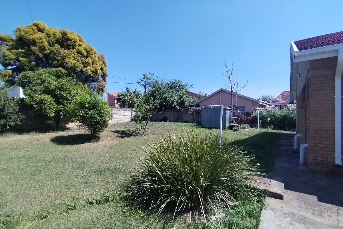 Your 3 Bedroom Dream Home Awaits in Tranquility! - Photo 3