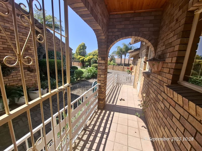 A Gem in Hutten Heights – Pet Friendly & Perfectly Positioned! - Photo 3