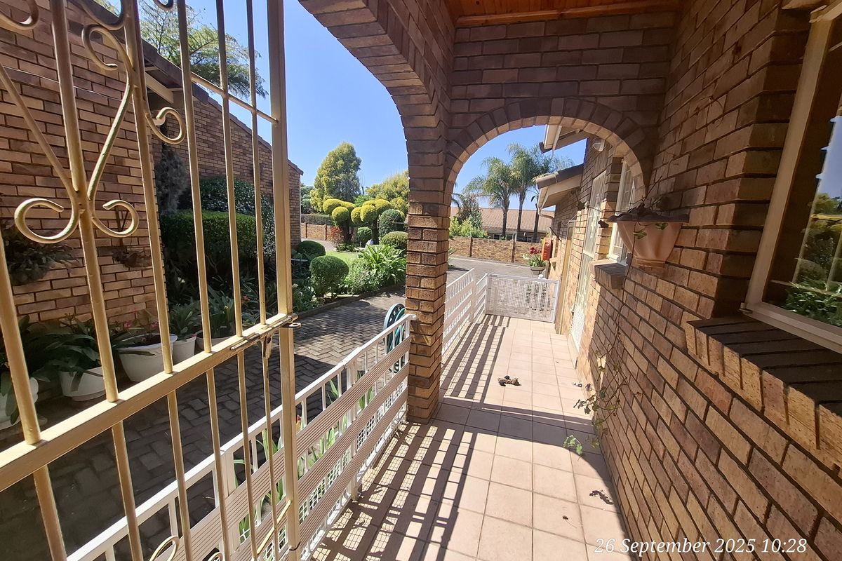 A Gem in Hutten Heights – Pet Friendly & Perfectly Positioned! - Photo 3