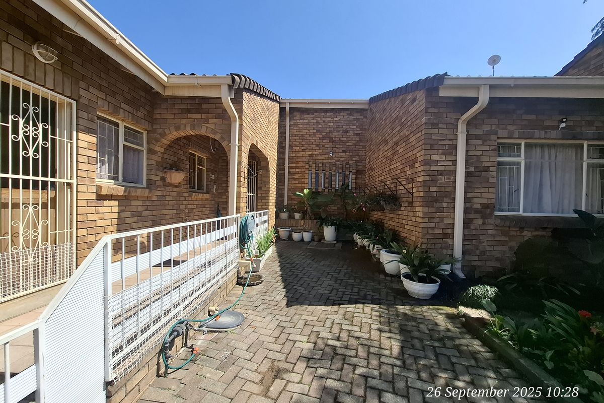 A Gem in Hutten Heights – Pet Friendly & Perfectly Positioned! - Photo 4