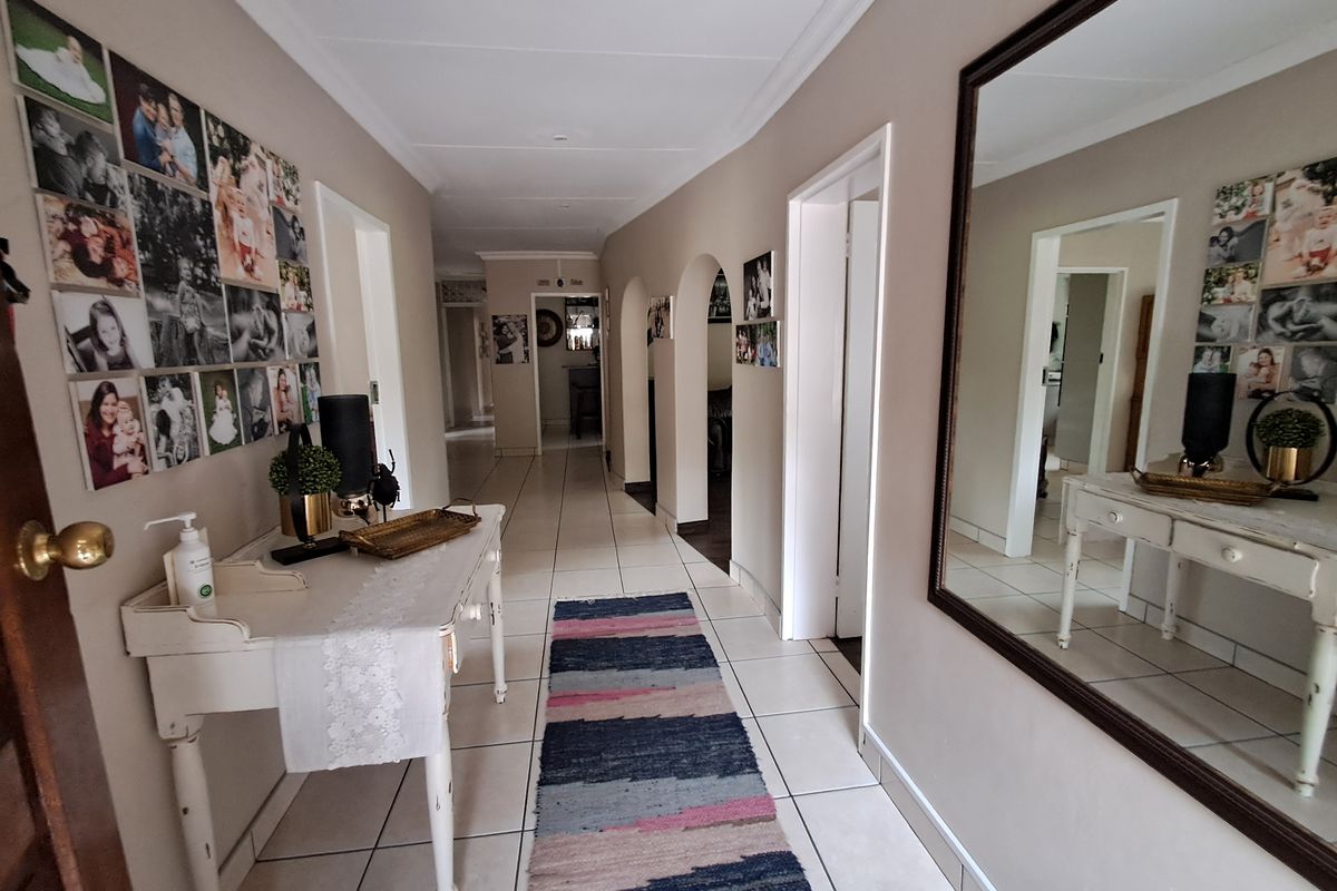 Stunning home in Aviary Hill - Photo 3