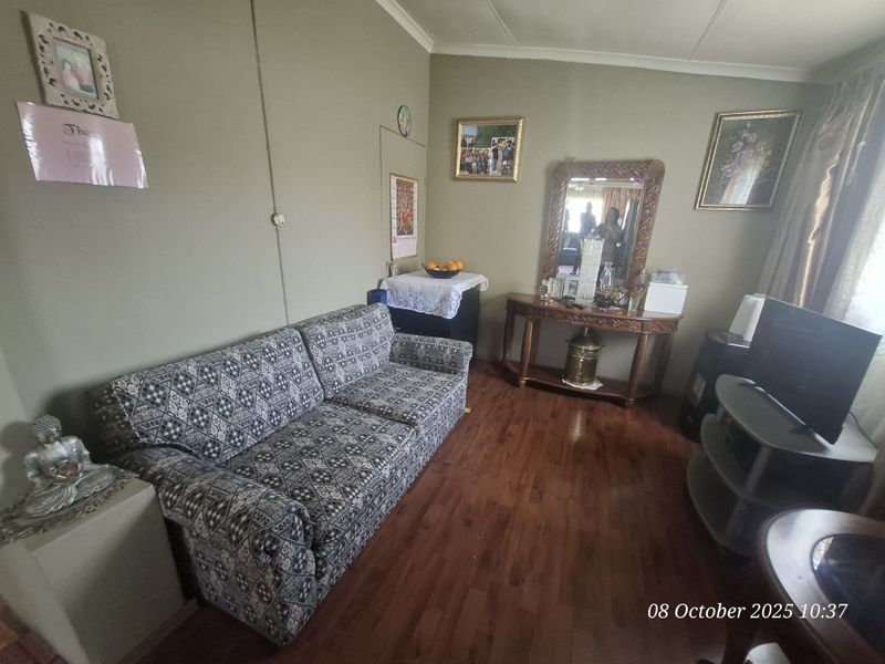 🏡 Lovely & Cozy Starter Family Home for Sale - Photo 8