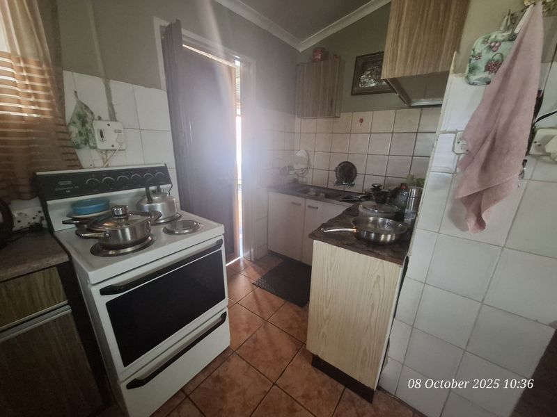 🏡 Lovely & Cozy Starter Family Home for Sale - Photo 4