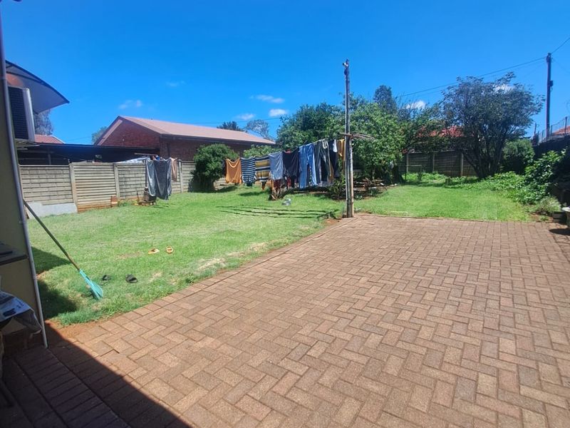 3 Bedroom Home For Sale In Lennoxton - Photo 2