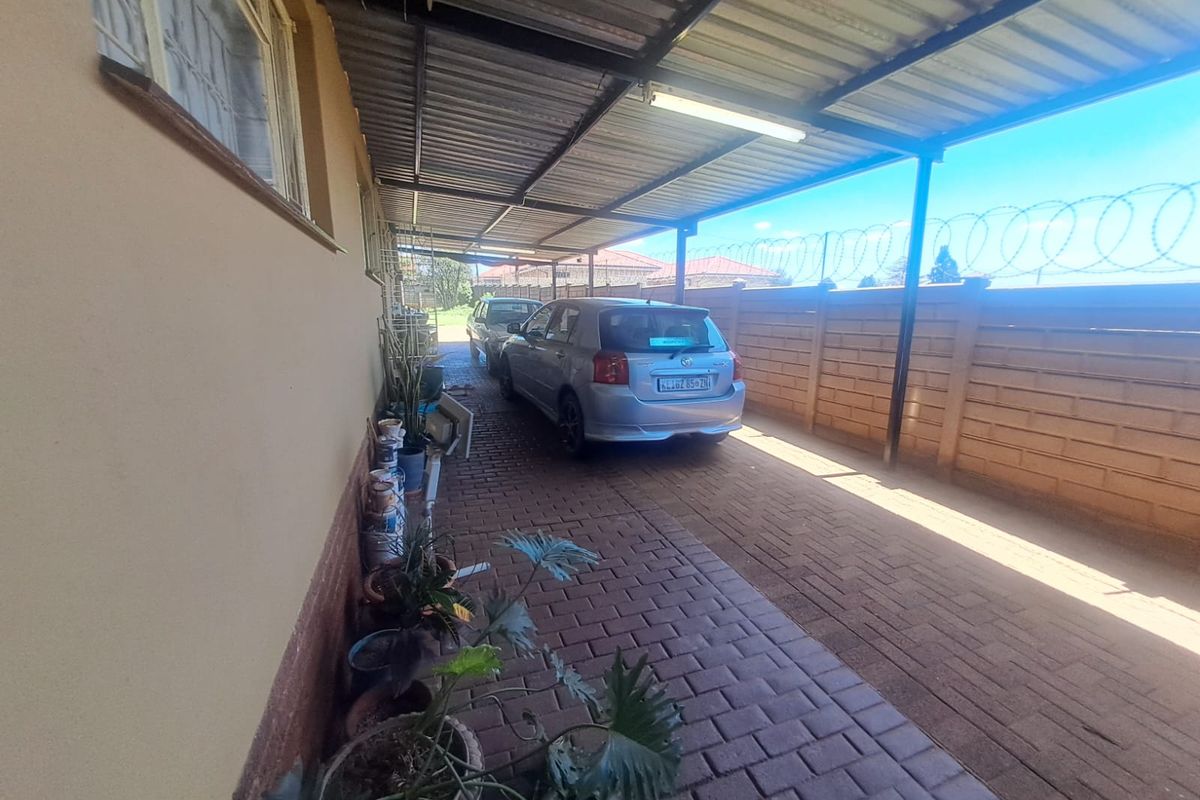 3 Bedroom Home For Sale In Lennoxton - Photo 3