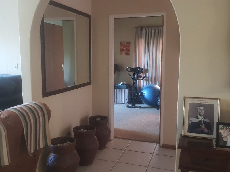 Modern Comfort Meets Character in Aviary Hill! - Photo 8