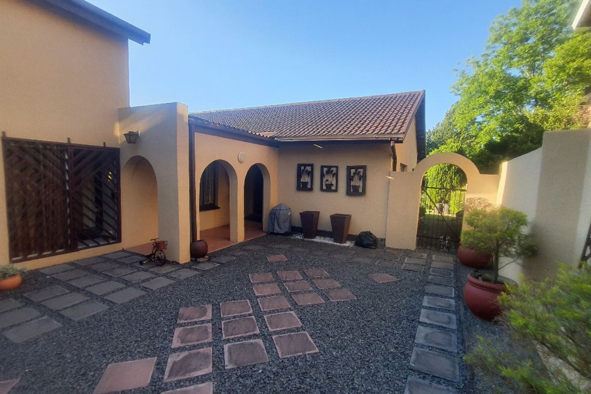 Modern Comfort Meets Character in Aviary Hill! - Photo 2