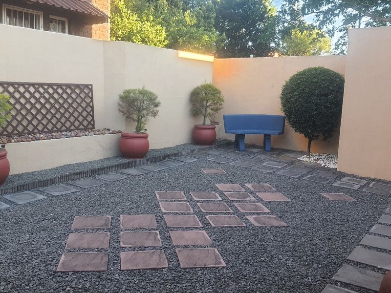 Modern Comfort Meets Character in Aviary Hill! - Photo 3