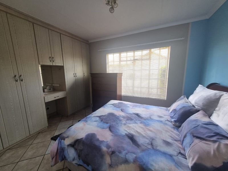 Charming 3-Bedroom Townhouse in Huttenheights - Photo 4