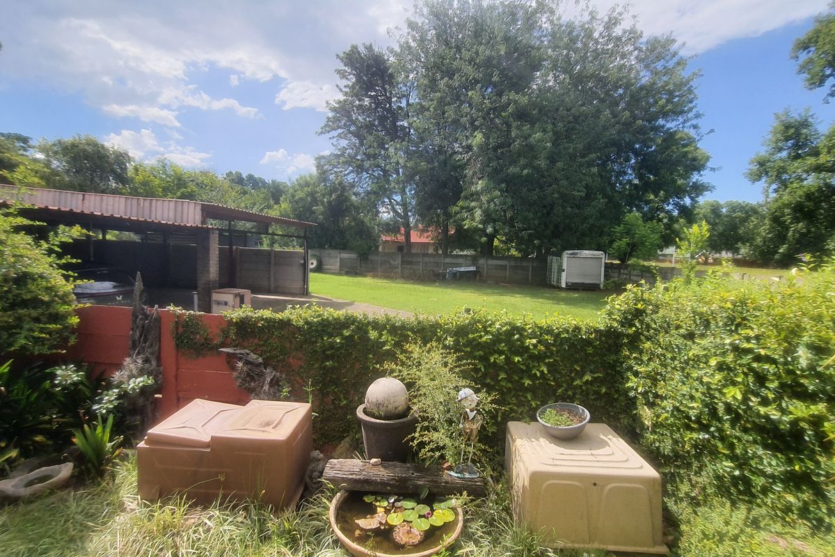 Stunning 3-Bedroom Family Home with Granny Flat & Exceptional Outdoor Living - Photo 4