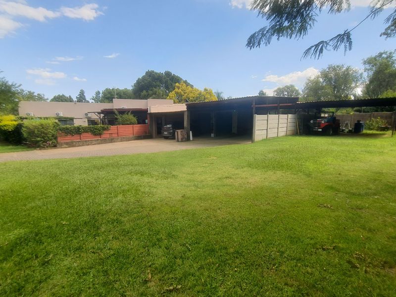 Stunning 3-Bedroom Family Home with Granny Flat & Exceptional Outdoor Living - Photo 5