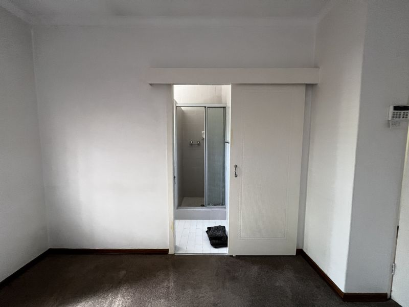 Living with Space, Style & Serious Convenience – Newcastle CBD Gem! - Photo 9